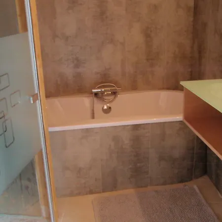 Le Cassiopee Oda ve Kahvaltı 3*